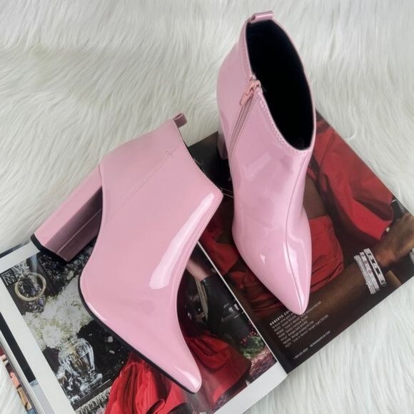 New Women's Qupid Signal Block Heel Low Pointed Toe Ankle Bootie Baby Pink - Picture 1 of 12
